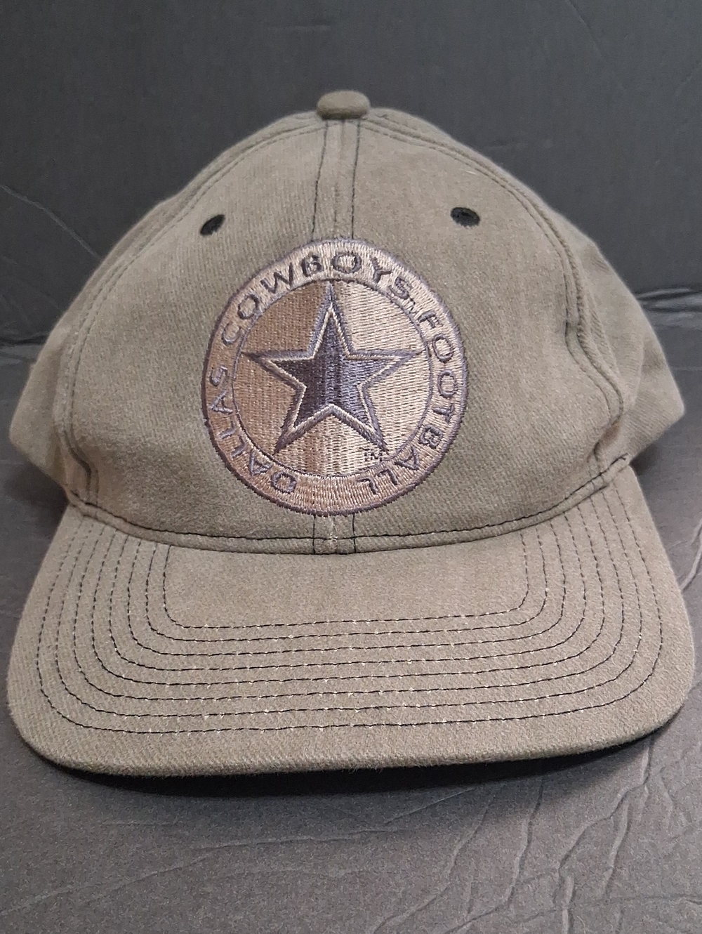 Dallas Cowboys ball cap. Embroidered Star - Olive -- Very Good Condition